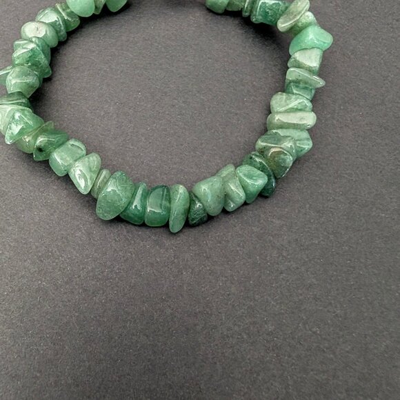 Shades of green stone chip bead bracelet - Picture 6 of 12